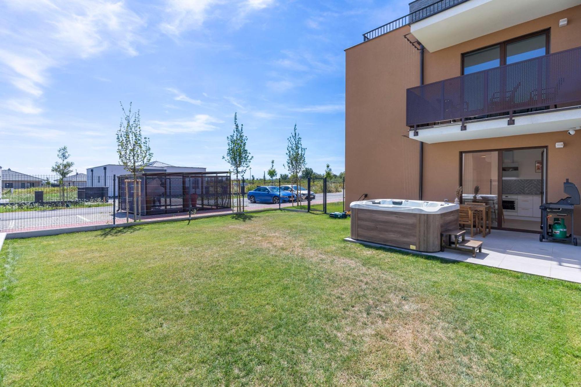 Boho Apt W Jacuzzi, Grill & Garden Modra Exterior foto